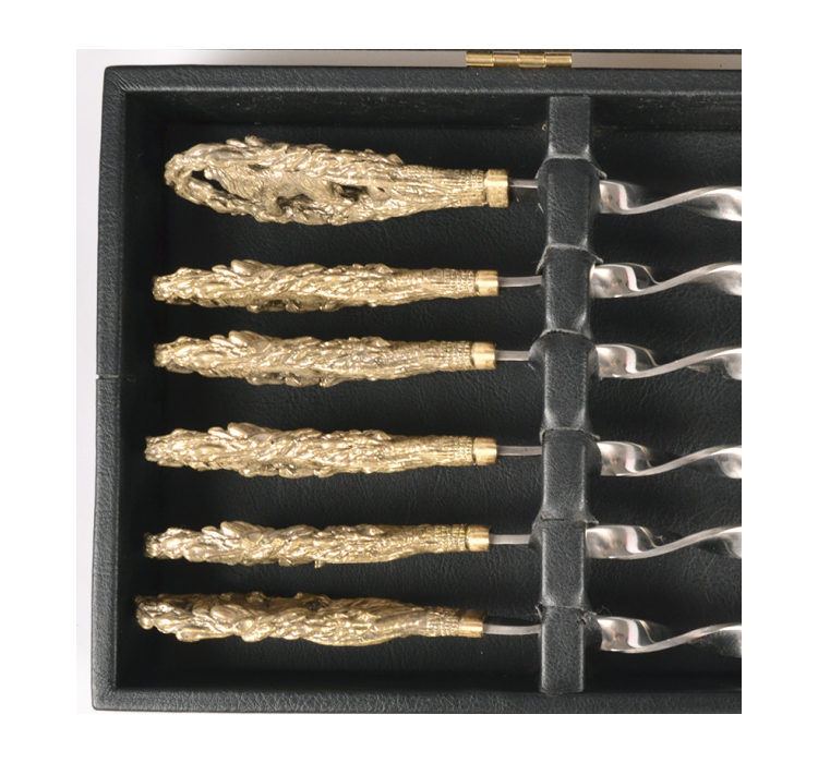 Набір шампурів ручної роботи Майстер-Крамі Лев, руків'я бронза (3х10мм, 60см), 6 шт. у шкіряному кейсі - 3 Набір шампурів ручної роботи Майстер-Крамі Лев, руків'я бронза (3х10мм, 60см), 6 шт. у шкіряному кейсі - 3